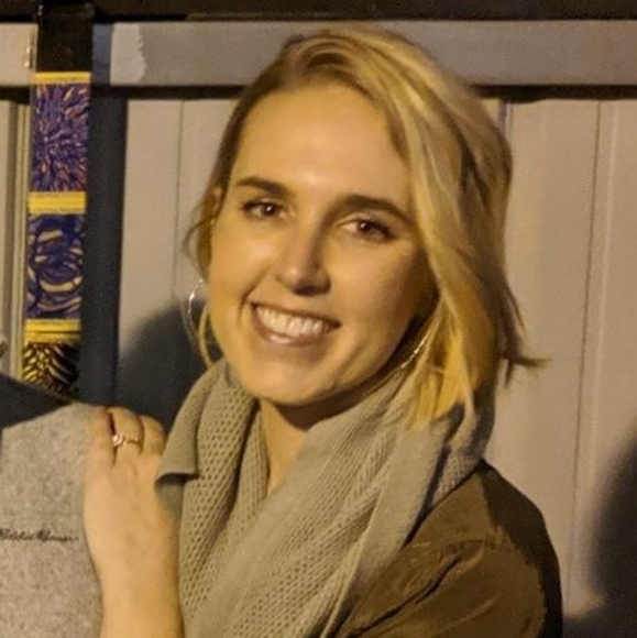 Meet your Posher, Kristin - Picture 2 of 2